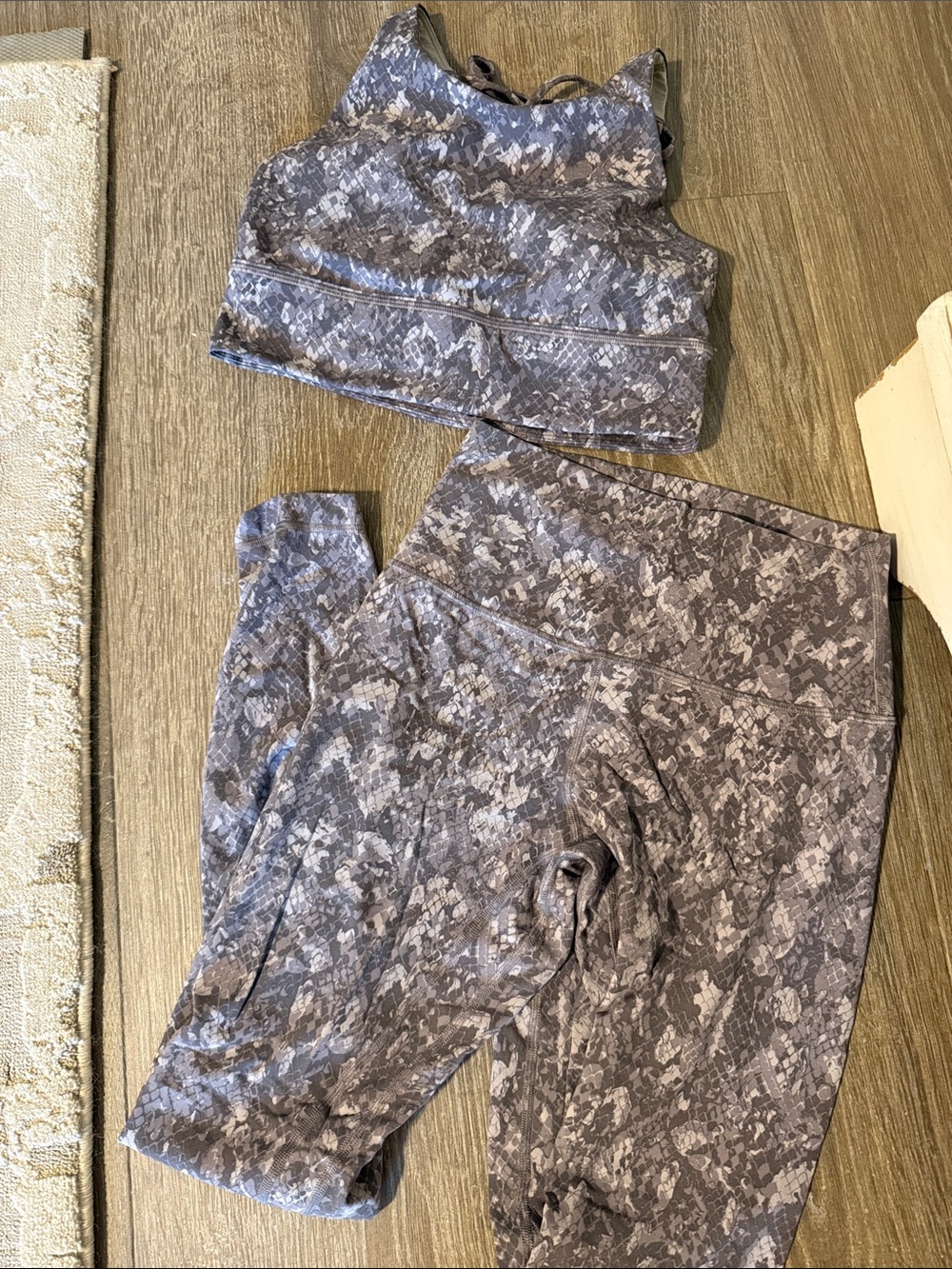 Lululemon Gray Patterned Sports Bra and Leggings Set